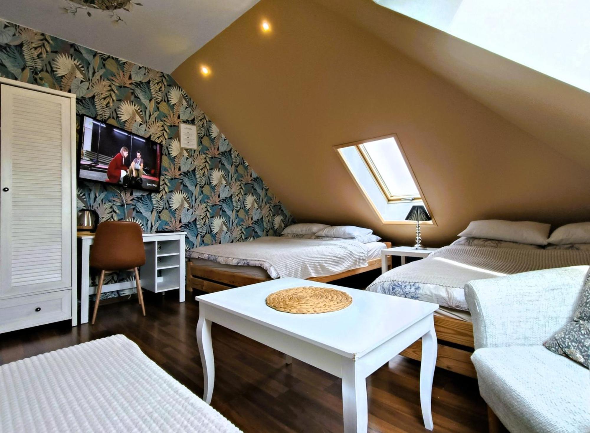 "Route 62" Airport Modlin Villa Golawin Exterior foto